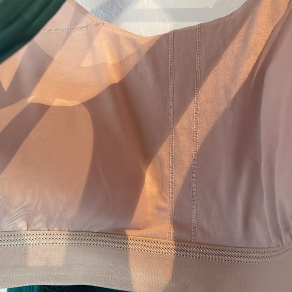 LuLuLemon All Sport Tanktop Sports Bra, Teal Green. Size 10 - Picture 8 of 9